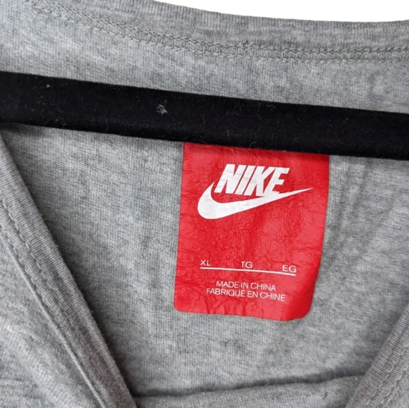 Nike Youth "Just Do It" Gray Tank Top Size XL 💪 - Picture 5 of 9